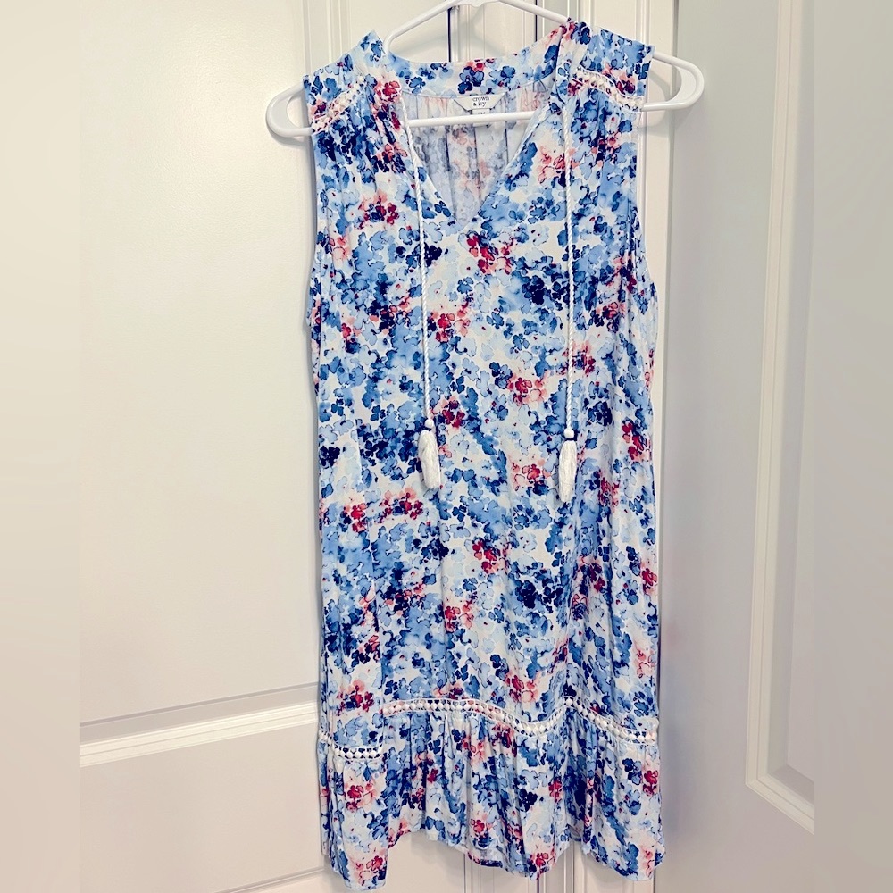 NWOT Sleeveless peasant dress. Crown & Ivy